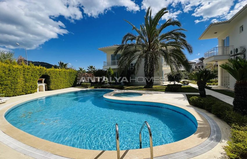 Wohnung Mit Bergblick In Einem Komplex Mit Pool In Antalya Kemer