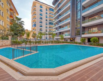 Flats in a Complex Near the Sea in Alanya 1