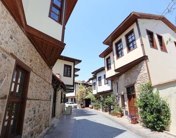 Furnished Investment Villa Near Old Town in Antalya 3