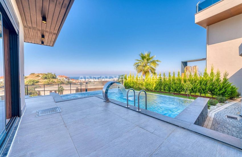 Haus Mit Meerblick Und Swimmingpool In Alanya 1