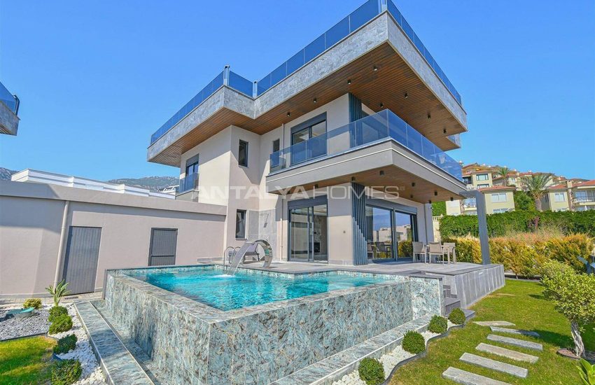 Haus Mit Meerblick Und Swimmingpool In Alanya