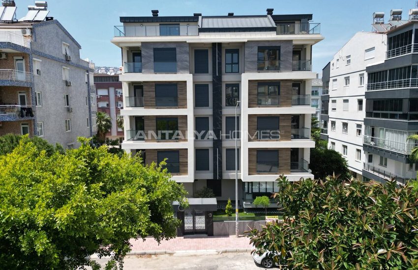 شقق في مجمع سكني به مسبح ومواقف سيارات في أنطاليا كونيالتي