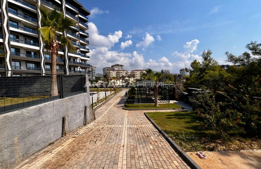 Alanya Avsallar'da Havuzlu Sitede Deniz Manzaralı Eşyalı Daire 8