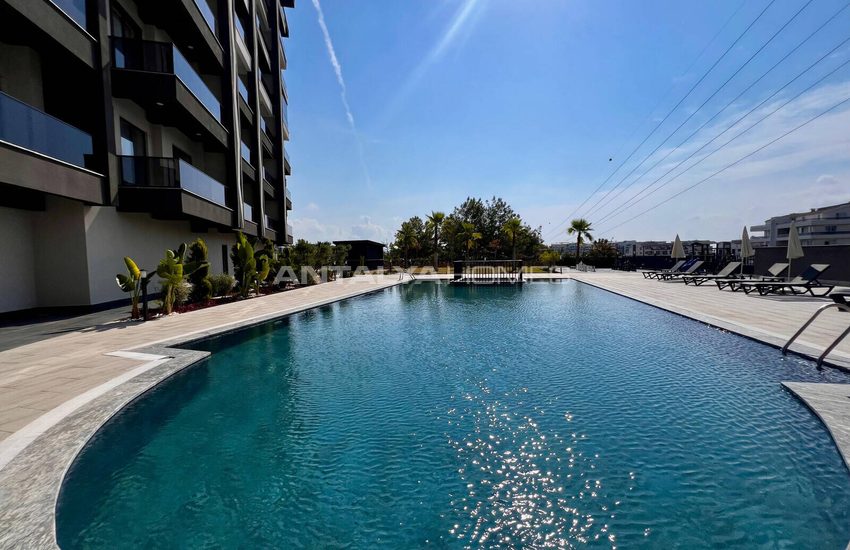 Alanya Avsallar'da Havuzlu Sitede Deniz Manzaralı Eşyalı Daire 4