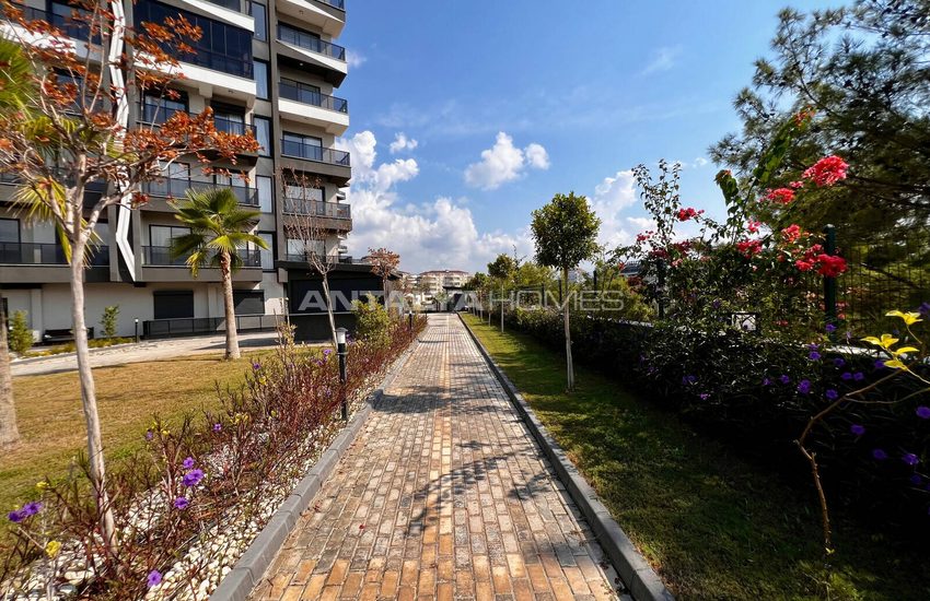 Alanya Avsallar'da Havuzlu Sitede Deniz Manzaralı Eşyalı Daire 9