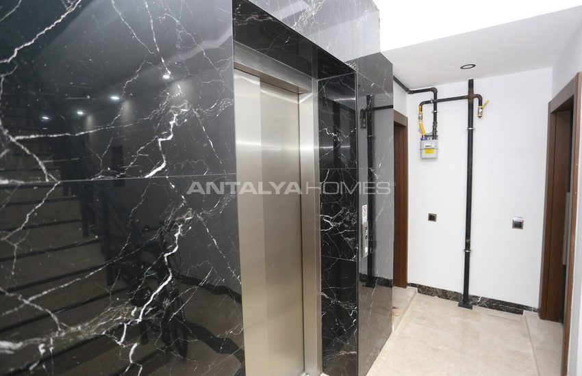 Brand New Flat in a Central Location in Muratpasa Antalya 2