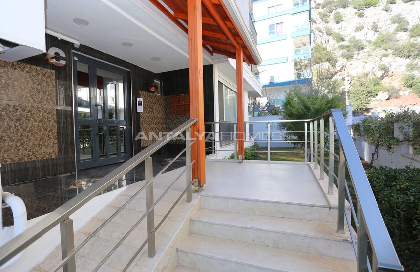 Flat in a Complex with Pool in Konyaalti Antalya 11