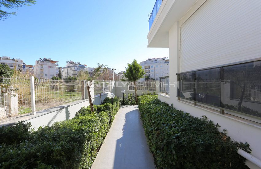 Flat in a Complex with Pool in Konyaalti Antalya 3