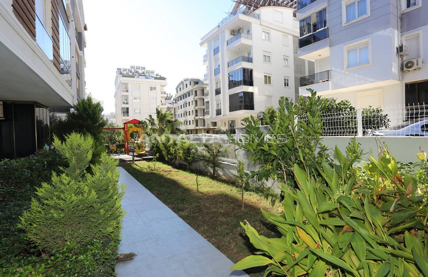Flat in a Complex with Pool in Konyaalti Antalya 2