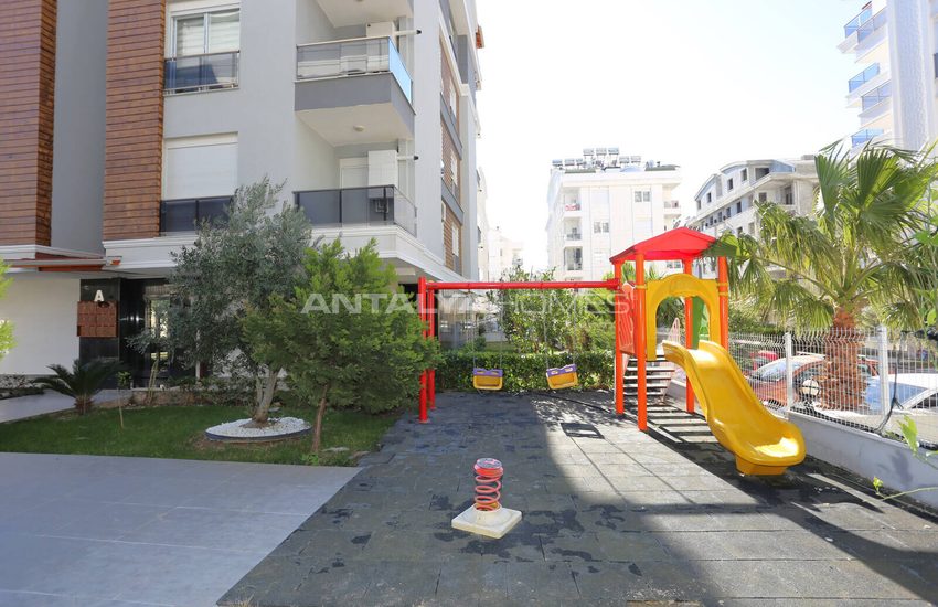 Flat in a Complex with Pool in Konyaalti Antalya 8