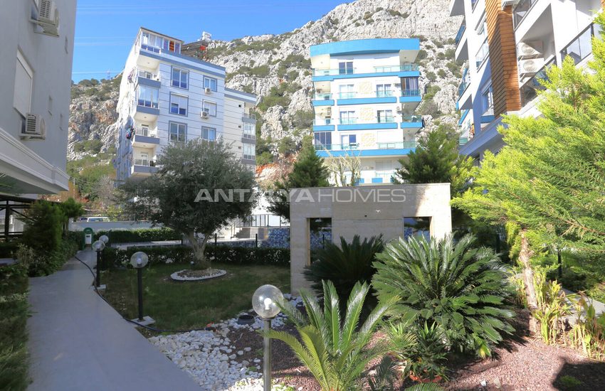 Flat in a Complex with Pool in Konyaalti Antalya 7
