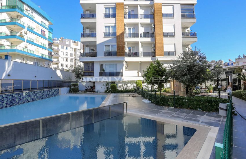 Flat in a Complex with Pool in Konyaalti Antalya 9