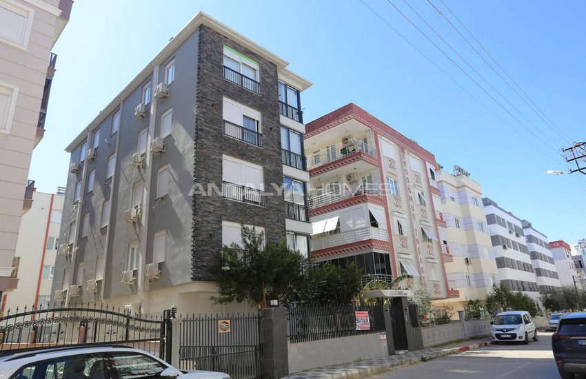 Möblerad Lägenhet Med 1 Sovrum Till Salu I Antalya Kızıltoprak 1