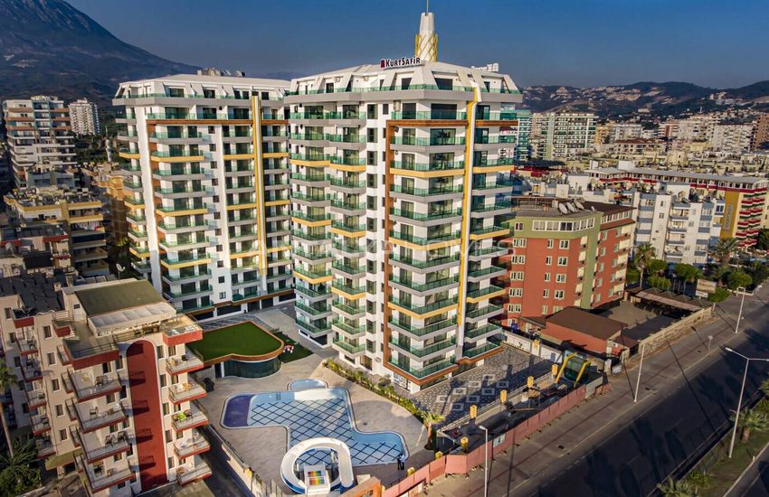 Beachfront Real Estate with Pool in Mahmutlar Alanya 2