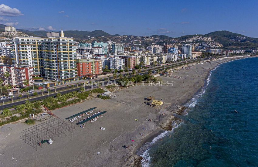 Beachfront Real Estate with Pool in Mahmutlar Alanya 3
