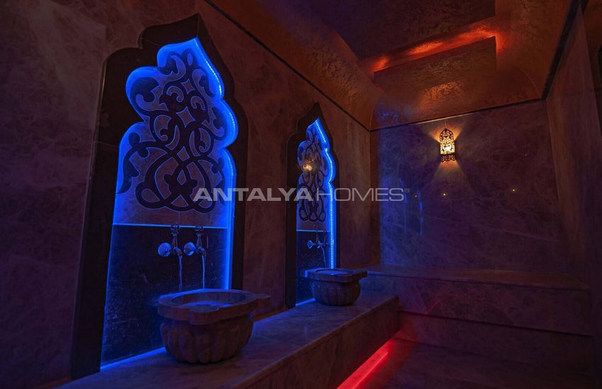 Beachfront Real Estate with Pool in Mahmutlar Alanya 13