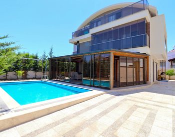 5 Slaapkamer Huis Met Zwembad En Tuin In Belek 1