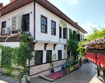Commercieel Pand In Een Levendige Wijk Van Kaleiçi Antalya 3