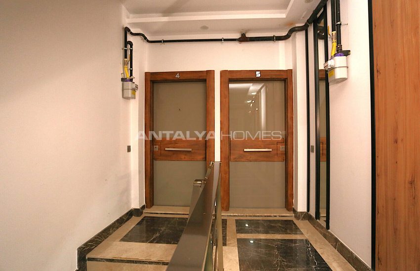 Gemeubileerd Appartement Te Koop, 200 M Van Muratpaşa Tramhalte 8
