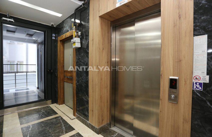 Gemeubileerd Appartement Te Koop, 200 M Van Muratpaşa Tramhalte 7