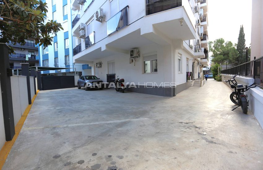 Gemeubileerd Appartement Te Koop, 200 M Van Muratpaşa Tramhalte 2