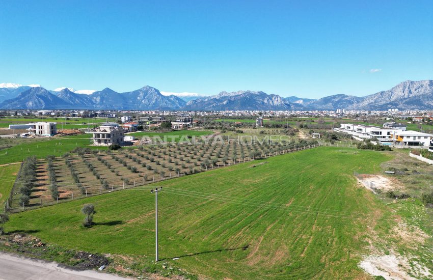 Commercially Zoned Land Near Main Road in Antalya Dosemealti
