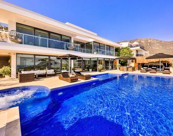 Villa Met Zee- En Bergzicht En Privézwembad In Kalkan Antalya 3