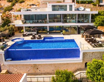 Villa Met Zee- En Bergzicht En Privézwembad In Kalkan Antalya 1
