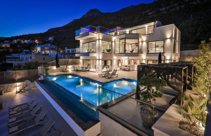 Luxury Sea View Villa with Extensive Amenities in Kalkan Antalya