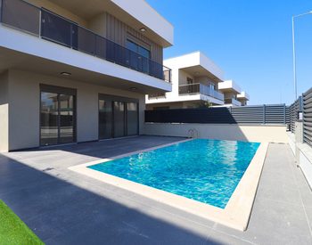 Villas Avec Piscines Et Jardins Privés À Döşemealtı Antalya 2
