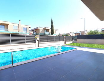 Villas Avec Piscines Et Jardins Privés À Döşemealtı Antalya 3