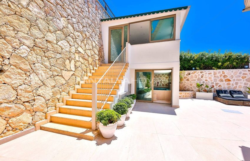 5-schlafzimmer-villa Mit Pool Und Parkplatz In Kalkan, Antalya 8