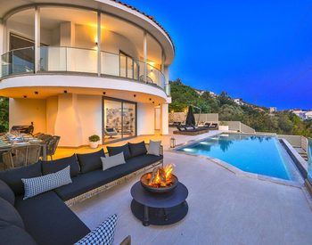 Villa Met 5 Slaapkamers, Zwembad En Parkeerplaats In Kalkan Antalya 1