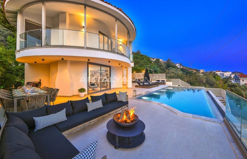 5-schlafzimmer-villa Mit Pool Und Parkplatz In Kalkan, Antalya