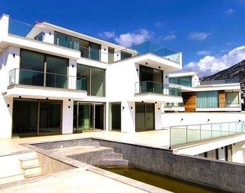 Villa Met Zeezicht En Uitgebreide Voorzieningen In Kalkan, Antalya 1