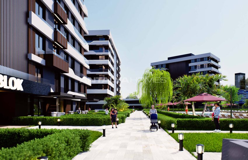 Antalya Kepez'de Havuzlu ve Güvenlikli Sitede Daireler 13