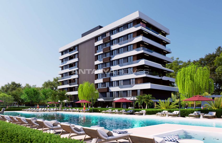 Antalya Kepez'de Havuzlu ve Güvenlikli Sitede Daireler