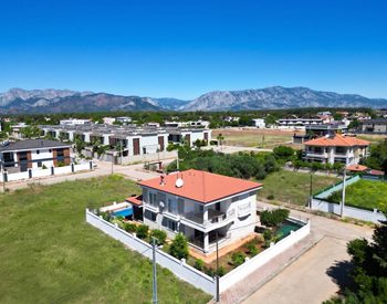 Villa 4 Chambres Avec Piscine Privée À Antalya Dosemealti 1