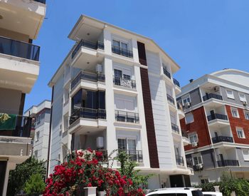 Middle Floor Flat with Car Park in Muratpaşa Antalya 2