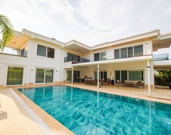 Villa Individuelle Spacieuse Avec Piscine À Antalya Dosemealti 1