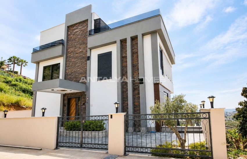 Alanya'da Deniz Manzaralı ve Havuzlu Müstakil Şık Villa 10