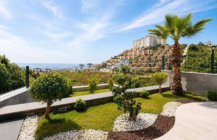 Alanya'da Deniz Manzaralı ve Havuzlu Müstakil Şık Villa 12