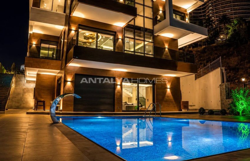 Alanya'da Deniz Manzaralı ve Havuzlu Müstakil Şık Villa 13