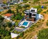 Alanya'da Deniz Manzaralı ve Havuzlu Müstakil Şık Villa 2