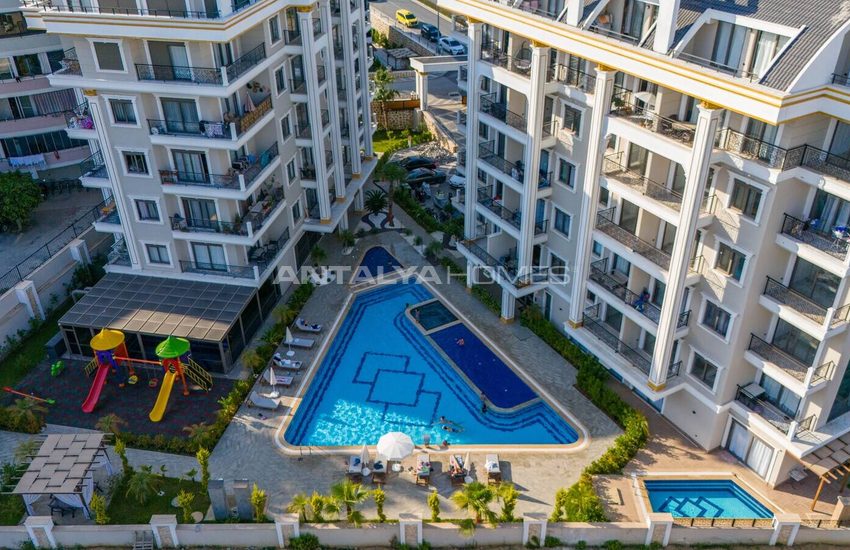 Appartementen Op De Middelste Verdieping In Een Complex In Alanya