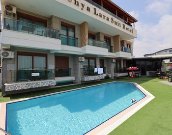 Antalya Güzeloba'da Aktif İşletmesi Bulunan Satılık Otel 2