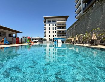 Alanya'da Ortak Havuzlu Sitede Geniş Daire 1