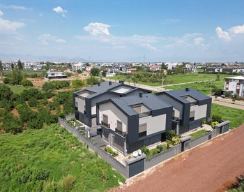Villas Avec Vue Sur La Nature Et Piscine Partagée À Antalya 1