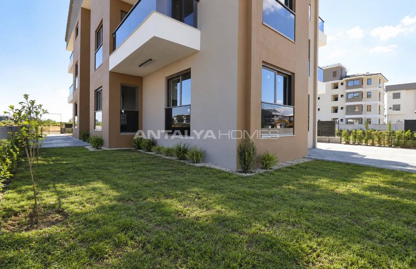 Nyckelfärdig Bostadsbyggnad Med Pool I Antalya Döşemealtı 2