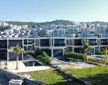 Lyxiga Hus Med Utsikt Över Småbåtshamnen I Milas Mugla 3